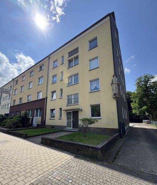 Frisch renovierte 2-Zi.-EG-Whg. mit neuer Einbauküche