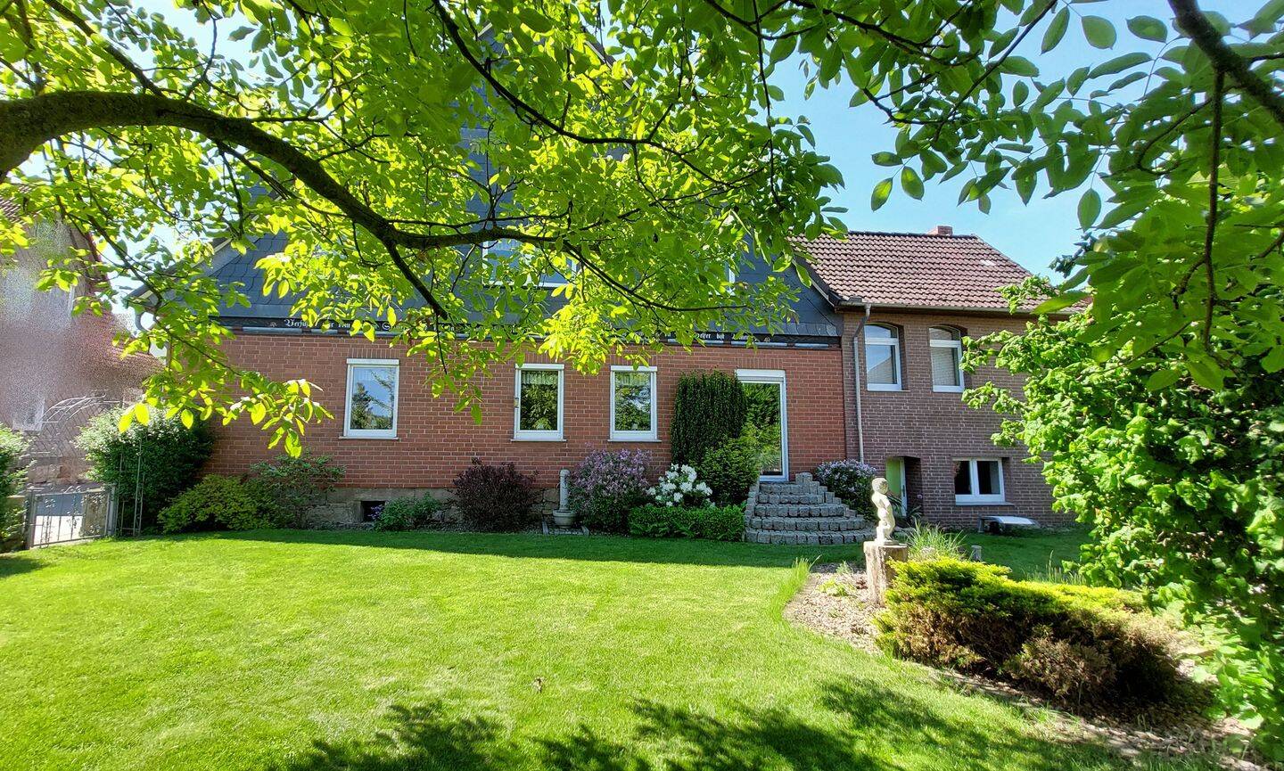 Charmantes Mehrfamilienhaus mit großzügigem Eigentümerbereich!