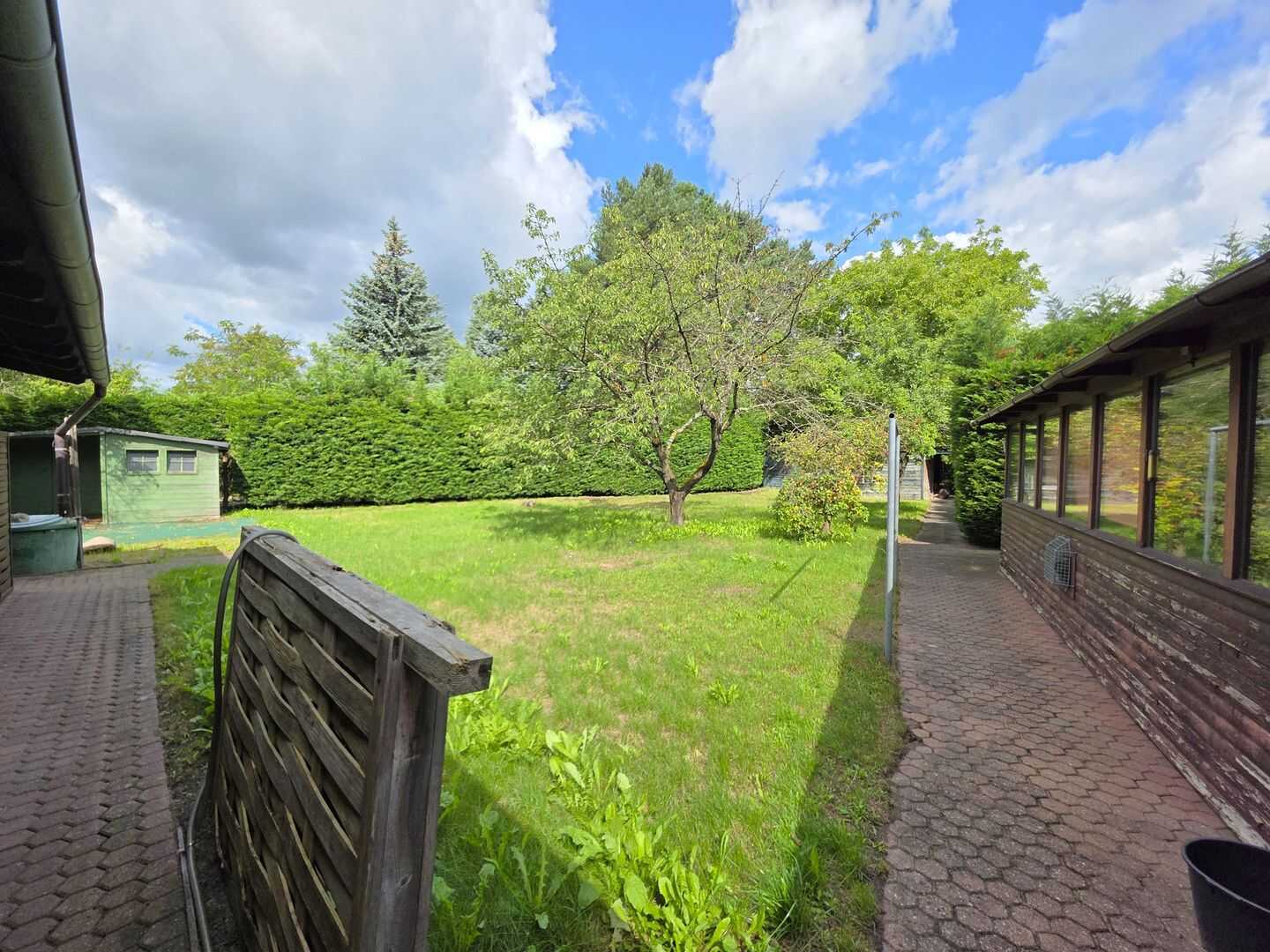 Bungalow als Bestand auf 1.253m² + Baugrundstück 819m² + 8.497m² Grünfläche – Am Mellensee – Vorschaubild 6