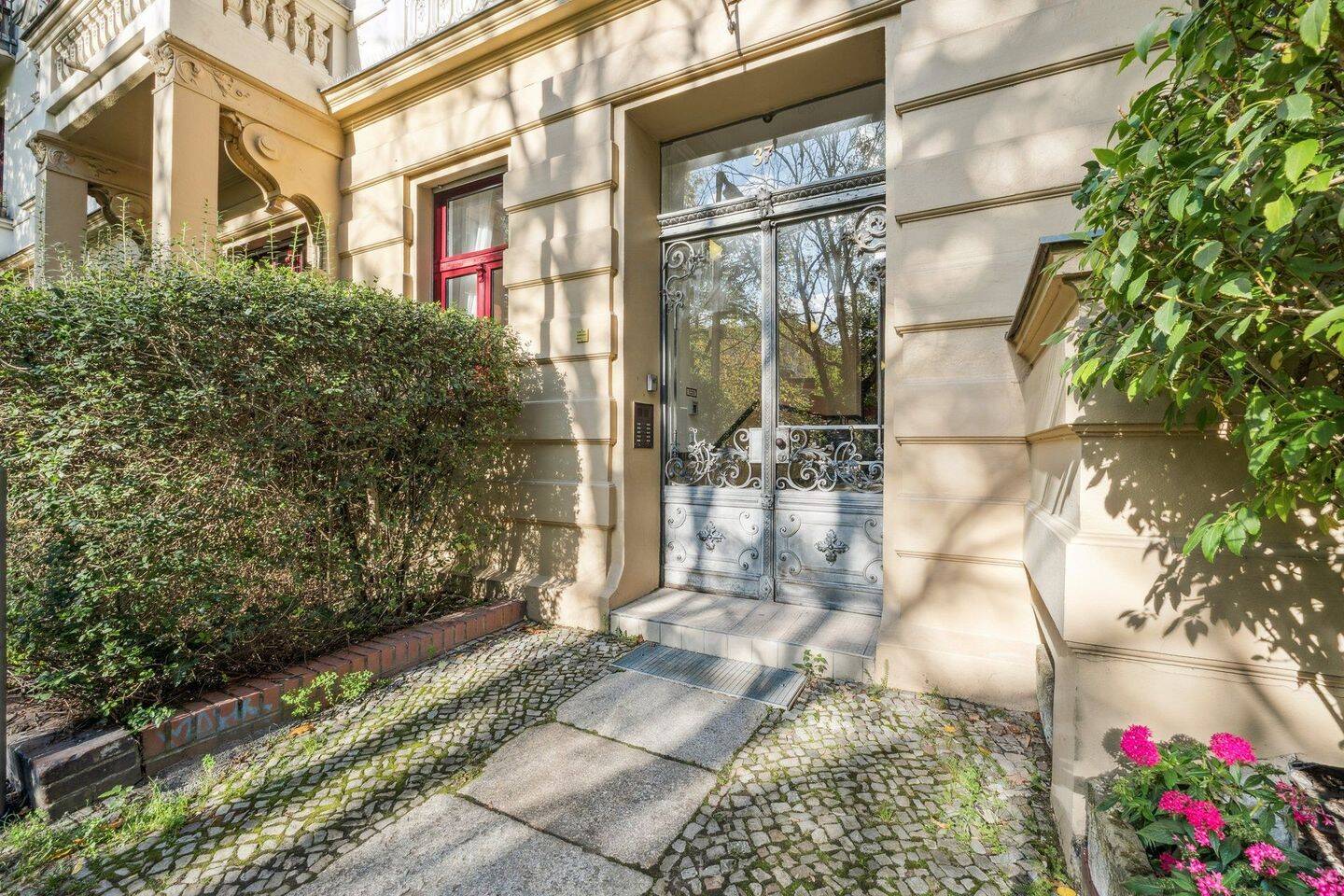 Edle Dachgeschosswohnung mit Südwest-Terrasse & Traumblick – Berlin – Vorschaubild 3