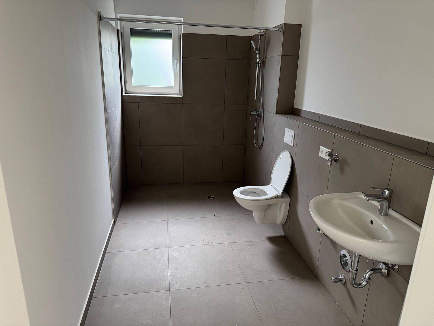 Neubau 1 Zi Whg, Erstbezug, Einbauküche, Balkon, Autostellplatz, OS-Hellern – Osnabrück – Vorschaubild 9