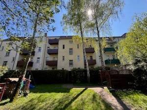 Charmantes Anlageobjekt: stilvoll saniertes Mehrfamilienhaus mit Vorgarten in Zentrumslage