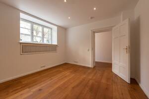 AIGNER - Rückwärtig gelegene Souterrainwohnung mit eigenem Eingang – 80803 München – Vorschaubild 4