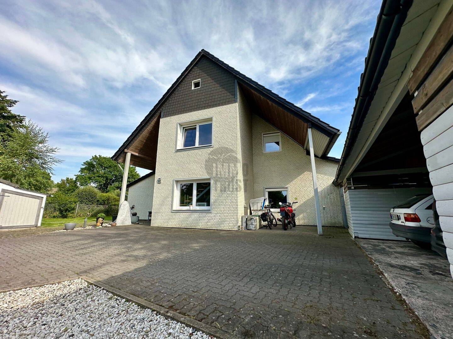 Großzügiges 3 Familienhaus auf großem Grundstück mit 330 m², Wintergarten & Terrassen! – Langenhagen – Vorschaubild 5