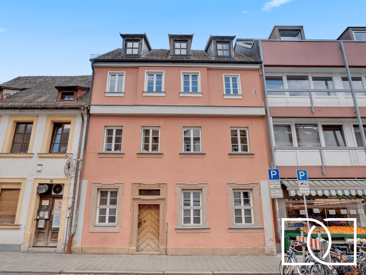 Erlangen Zentrum! Denkmalgeschütztes Mehrfamilienhaus mit zahlreichen Modernisierungen – 91054 Erlangen – Bild 1 von 9