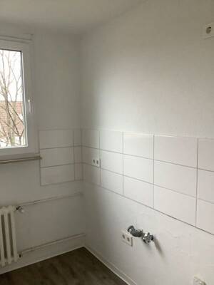 Schöne 3-Zimmerwohnung mit Vinylboden und Wannenbad im Dachgeschoss – 47259 Duisburg – Vorschaubild 5