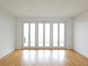 Komfort trifft Stil - sonnenverwöhnte 2,5-Zi.-Wohnung mit Einbauküche