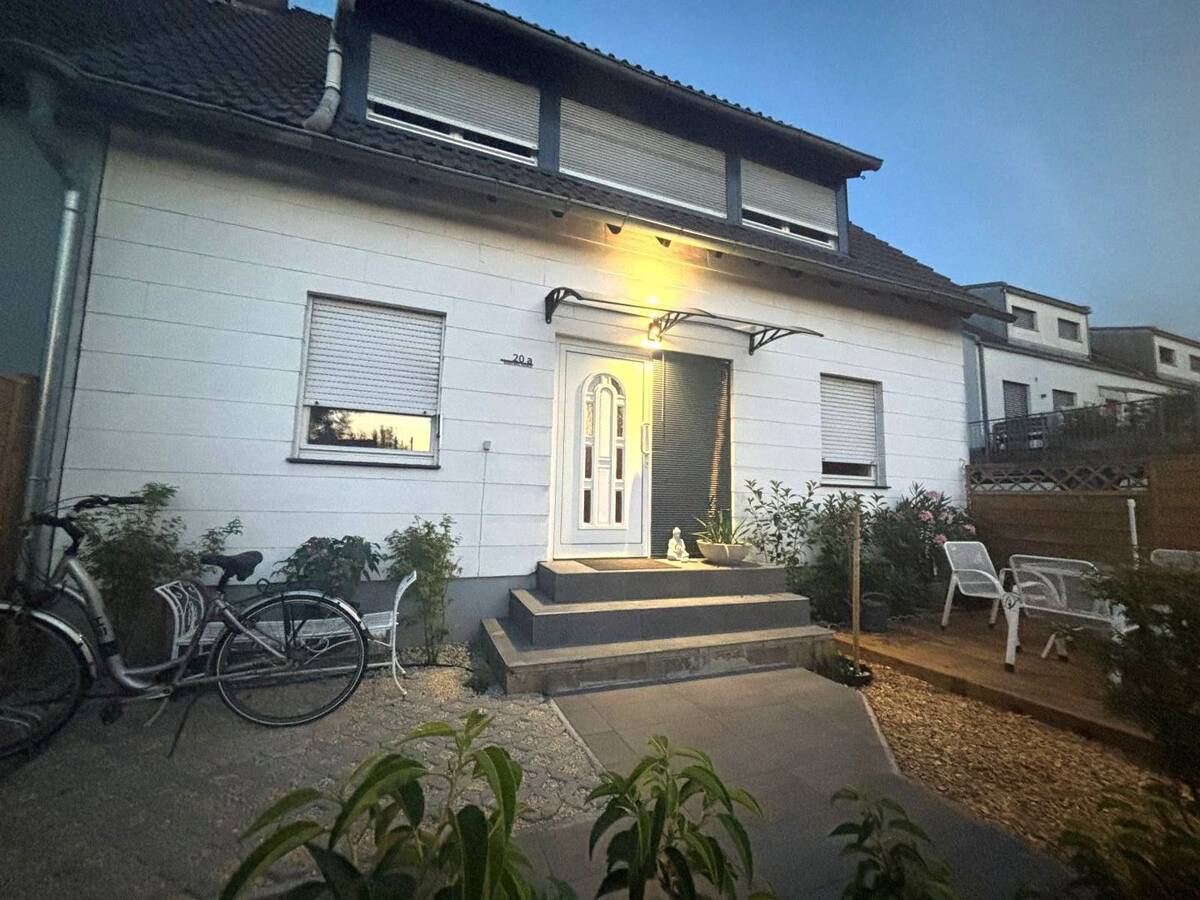 13m³ Zimmer in 3er WG an Studenten zu vermieten - Erstbezug nach Renovierung – 76185 Karlsruhe – Bild 1 von 4