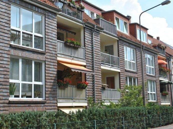 Helle 3-Raum-Wohnung mit Loggia, Wannenbad, Küche mit EBK in sehr ruhiger Lage