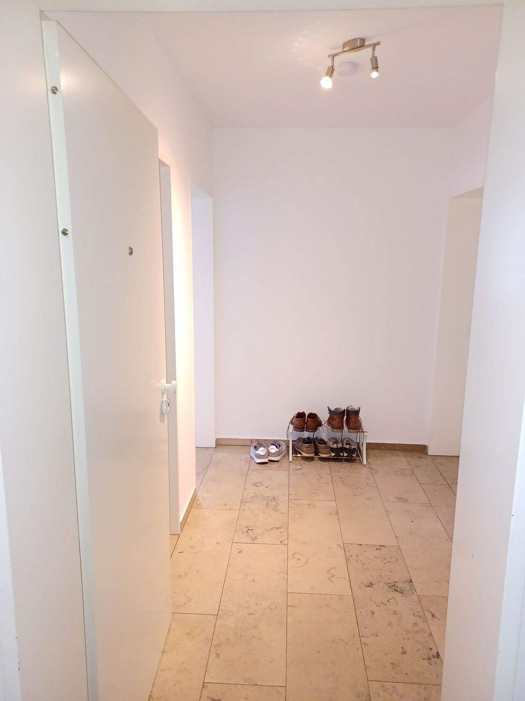 Gemütliche 2-Zimmer-Wohnung mit Balkon und Garten direkt am Stadtwald – Krefeld – Vorschaubild 3