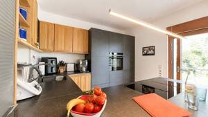 Attraktives Wohnen in Köln Höhenhaus: Modernisiertes 3-Parteienhaus. 188 qm, 8,5 Z. Traumgarten. (Variante) – 51061 Köln – Vorschaubild 5