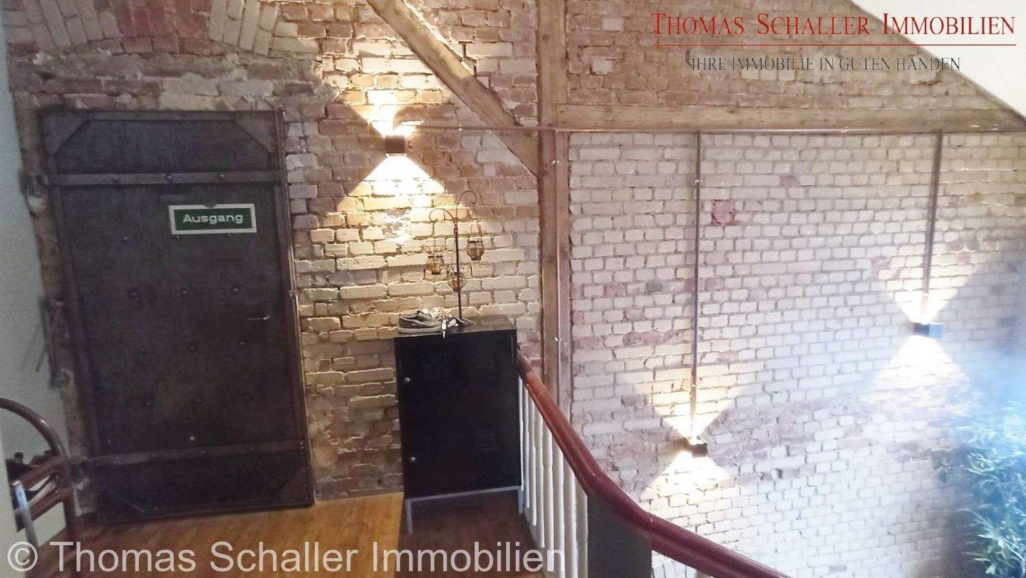 Exklusive Dachgeschossfläche mit vielseitigem Potenzial in zentraler Lage von Nürnberg – Nürnberg – Vorschaubild 5