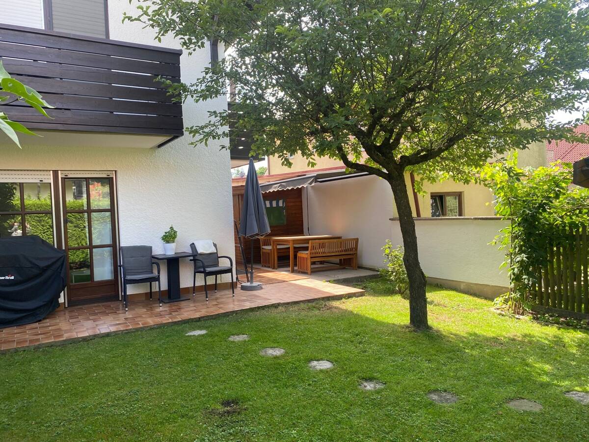 Charmante 2-Zimmer-Maisonette-Garten-Wohnung in Trudering BESTLAGE – 81825 München – Bild 1 von 9