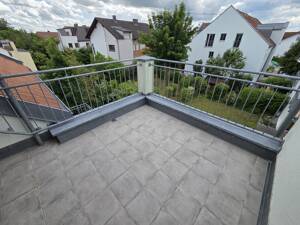 2-Zimmer-Dachgeschosswohnung mit Tiefgaragenstellplatz!