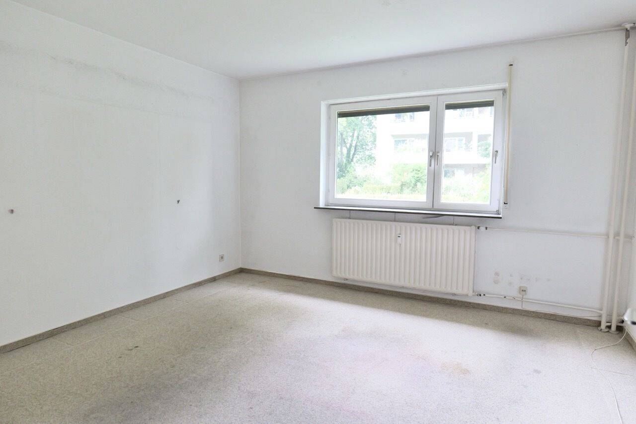 Bezugsfreie Familienwohnung mit Südbalkon und Tiefgaragenstellplatz – Berlin – Vorschaubild 5