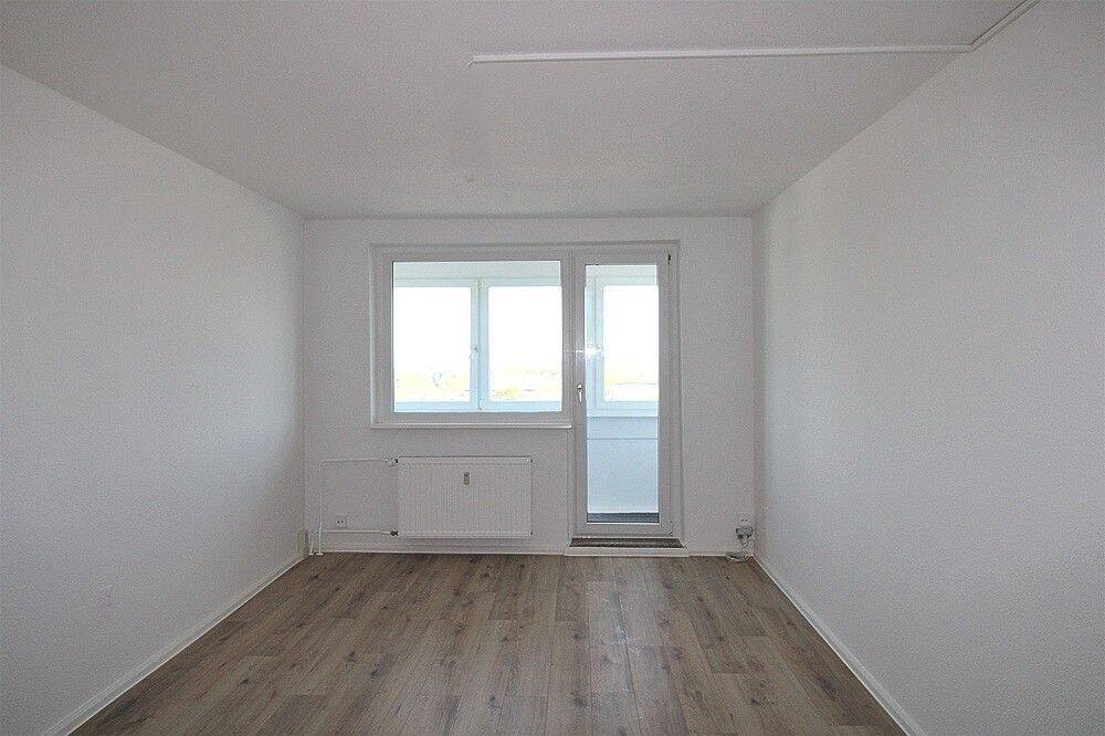 Willkommen! Wohnung mit tollen Ausblick. / Welcome! Apartment with a great view. – Magdeburg – Vorschaubild 2