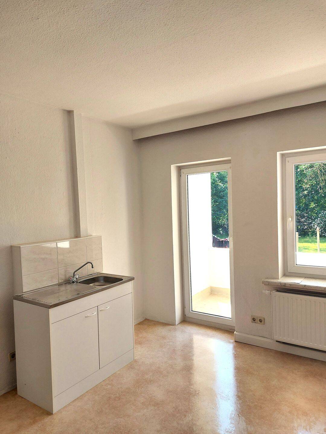 Charmante kleine Wohnung mit Loggia – Chemnitz – Vorschaubild 4