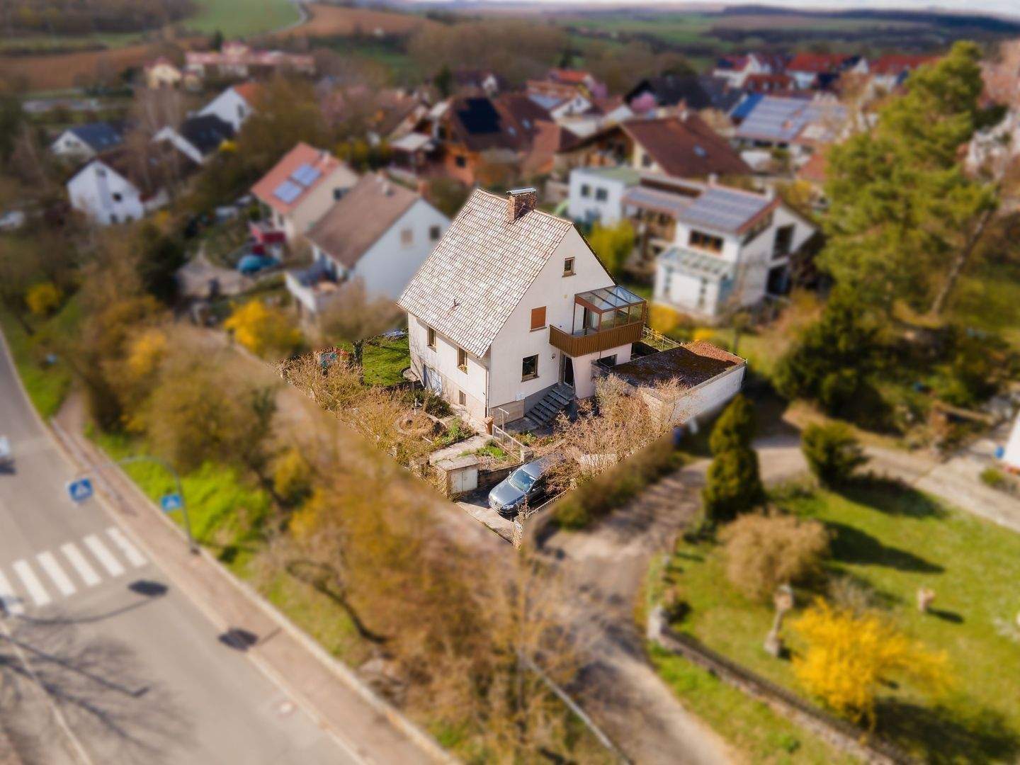 Charmantes Zweifamilienhaus in ruhiger Lage von Würzburg-Rottenbauer – Würzburg – Bild 1 von 9