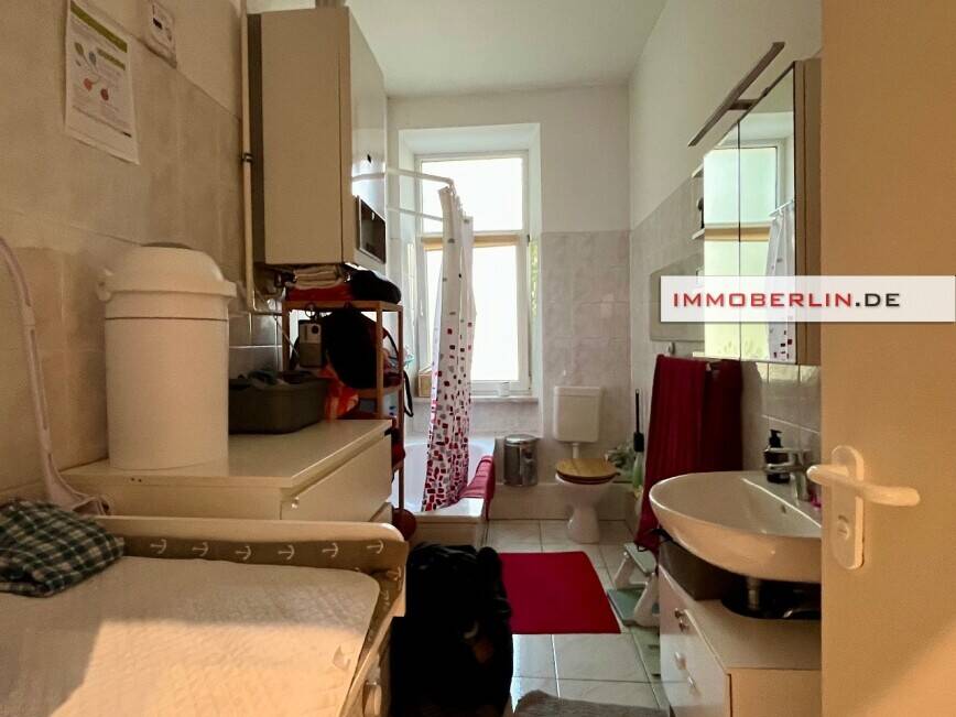 IMMOBERLIN.DE - Angenehme Altbauwohnung mit Loggia in gefragter Kiezlage – Berlin – Vorschaubild 3