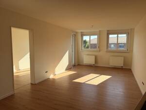 renovierte 2 Raum Wohnung mit Klima, EBK und TG Stellplatz