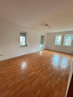 Besichtigung bitte telefonisch abstimmen! - 2 Raumwohnung mit Einbauküche und Balkon im 1. Obergeschoss – 99891 Bad Tabarz – Vorschaubild 4