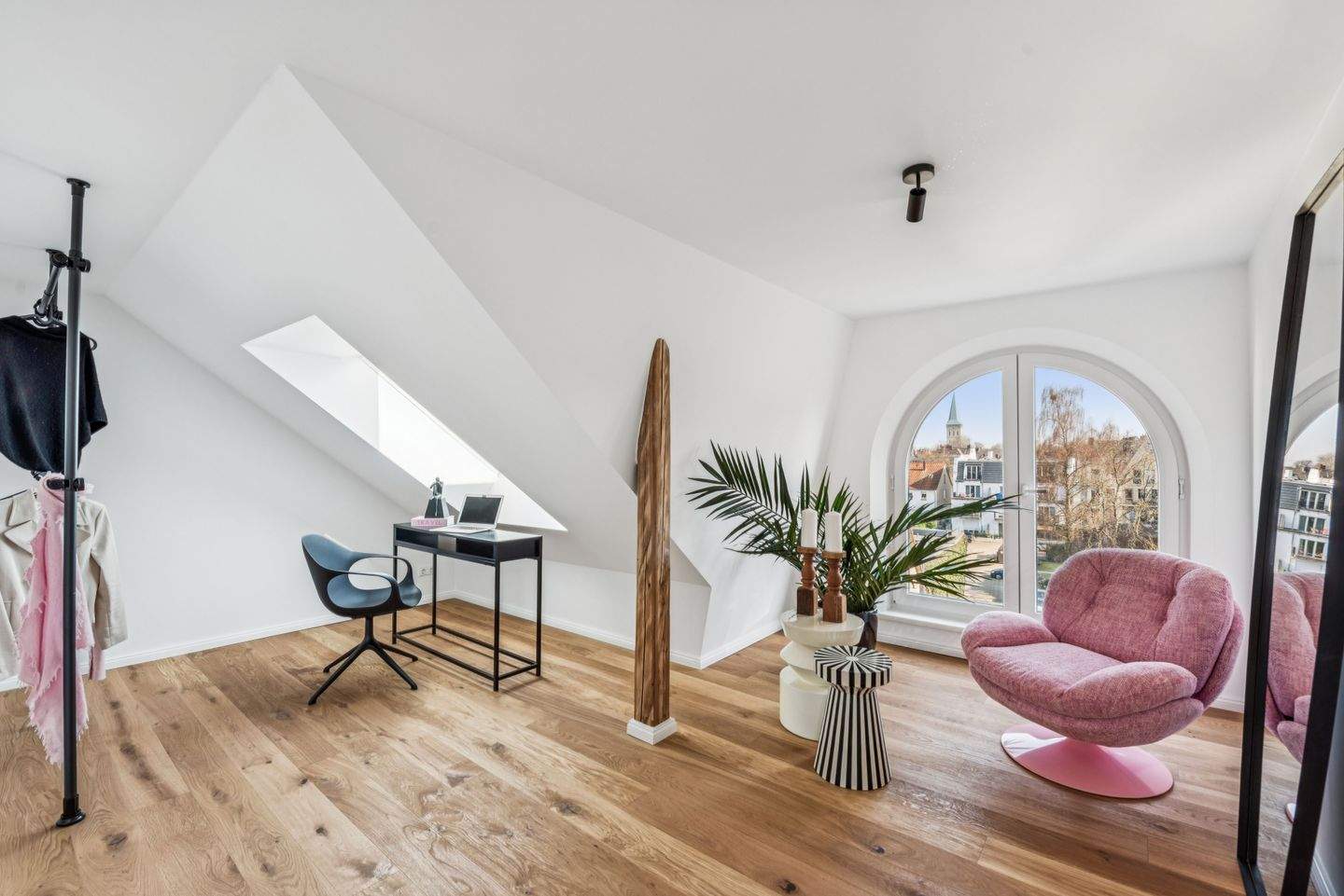 ALTBAUFLAIR NEU - DACHGESCHOSSWOHNUNG MIT DACHTERRASSE IM KATHARINENVIERTEL – Osnabrück – Vorschaubild 7