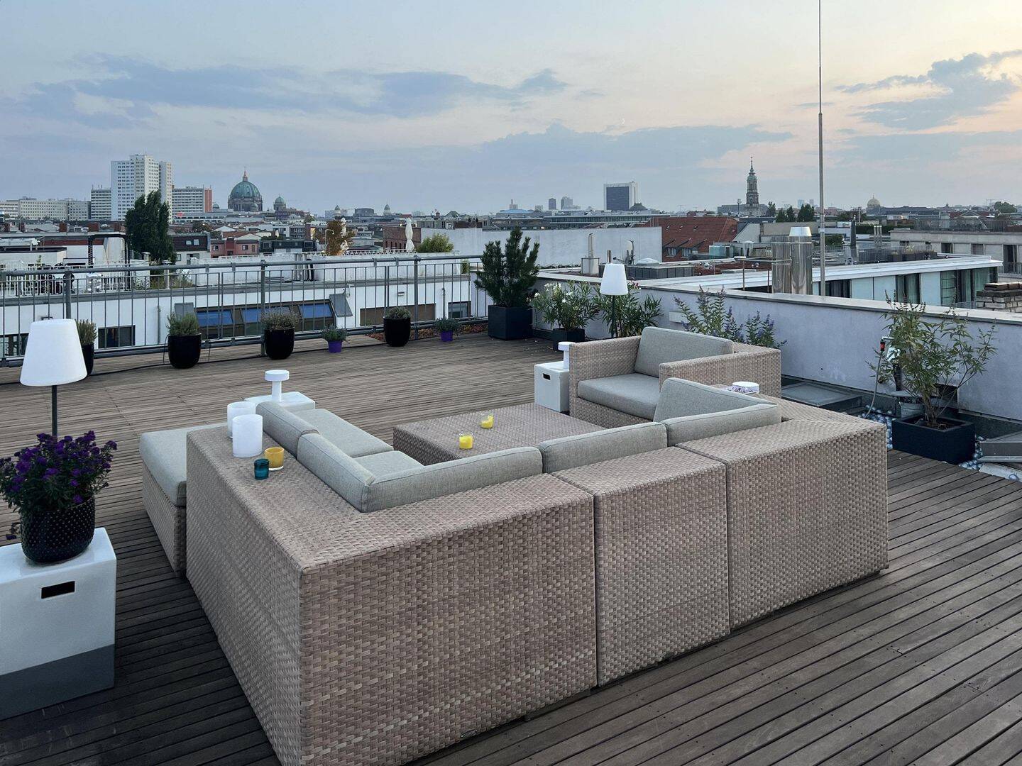 Eine Immobilie der Extraklasse: Penthouse-Wohnung mit spektakulärer Dachterrasse – Berlin – Vorschaubild 3