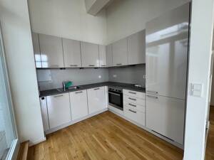 Preisgünstige, individuelle 4-Zimmer-Dachgeschosswohnung mit EBK, Balkon und Dachterrasse mit Aussicht – 4103 Leipzig – Vorschaubild 8