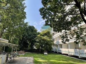 Helles Apartment in ruhiger Lage. Herrlicher Balkon. Beste Infrastruktur. Renovierungsbedarf. – 80797 München – Vorschaubild 2