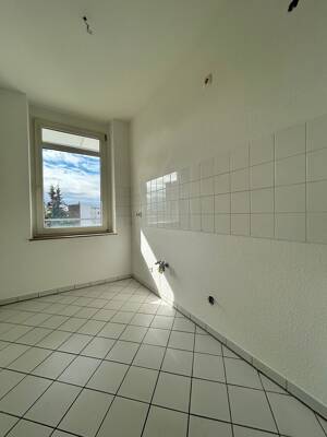 Balkon und Tageslichtbad mit Dusche – 39112 Magdeburg – Vorschaubild 7