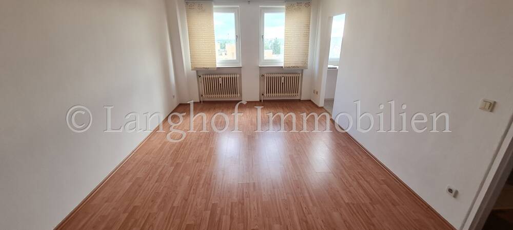 SOFORT BEZUGSFREI: Moderne 1-Zimmerwohnung in zentraler Lage mit TG-Stellplatz