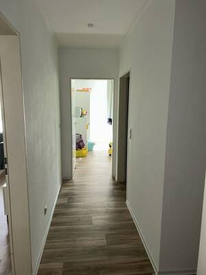 Gepflegte 3-Zi-Wgh mit Einbauküche und Balkon in ruhiger Lage – 21035 Hamburg – Vorschaubild 4