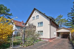MÜNCHEN: FAMILIENFREUNDLICHES EINFAMILIENHAUS IM SONNENSCHEIN