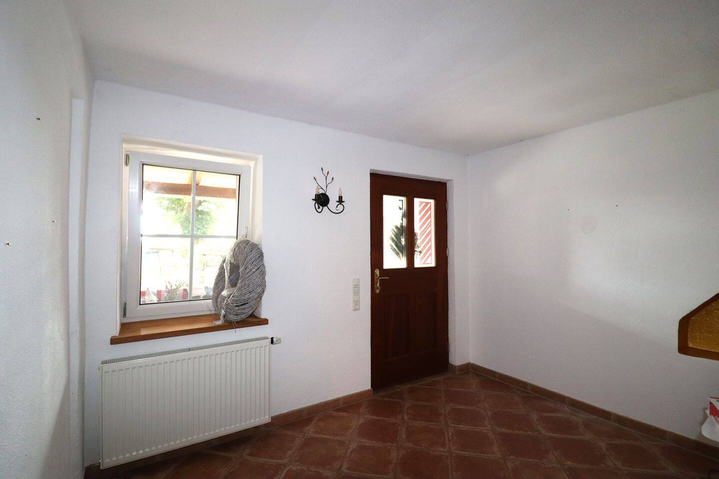 Einzigartiges Anwesen mit großzügigem 2-Familienhaus, Gewerbeeinheit und Möglichkeit zur Tierhaltung – Neufraunhofen – Vorschaubild 6