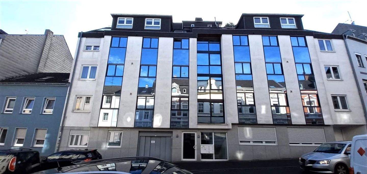 Anspruchsvolle City-Wohnung mit Einbauküche, Sonnenterrasse, Aufzug + Tiefgaragenbox in Mönchengladbach zu vermieten. – Mönchengladbach – Vorschaubild 2