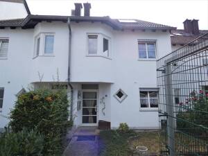 TOWNHOUSE WITH WELLNESS AREA! Only 13 minutes to the Lucius D. Clay Kaserne