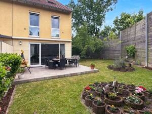 Familienidylle mit grünem Paradies - Reihenendhaus mit Obstgarten in Köln-Volkhoven