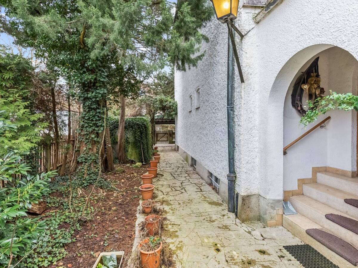 Ruhiges Baugrundstück mit ca. 500 m² Geschossfläche im besten München-Obermenzing – 81247 München – Bild 1 von 9
