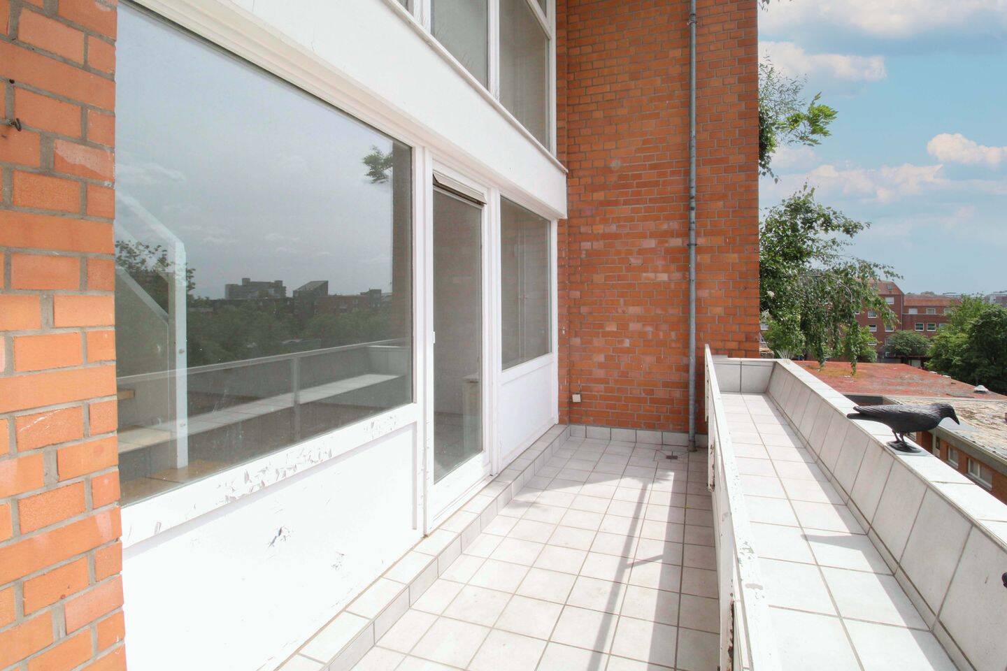 vernachlässigte Wohnung sucht neuen Besitzer und belohnt mit viel Platz – Hannover – Vorschaubild 2