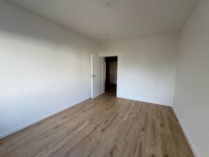 Großzügige 4-Raum-Wohnung mit ca. 115 m², Gäste-WC und Stellplatzoption – 39112 Magdeburg – Vorschaubild 3