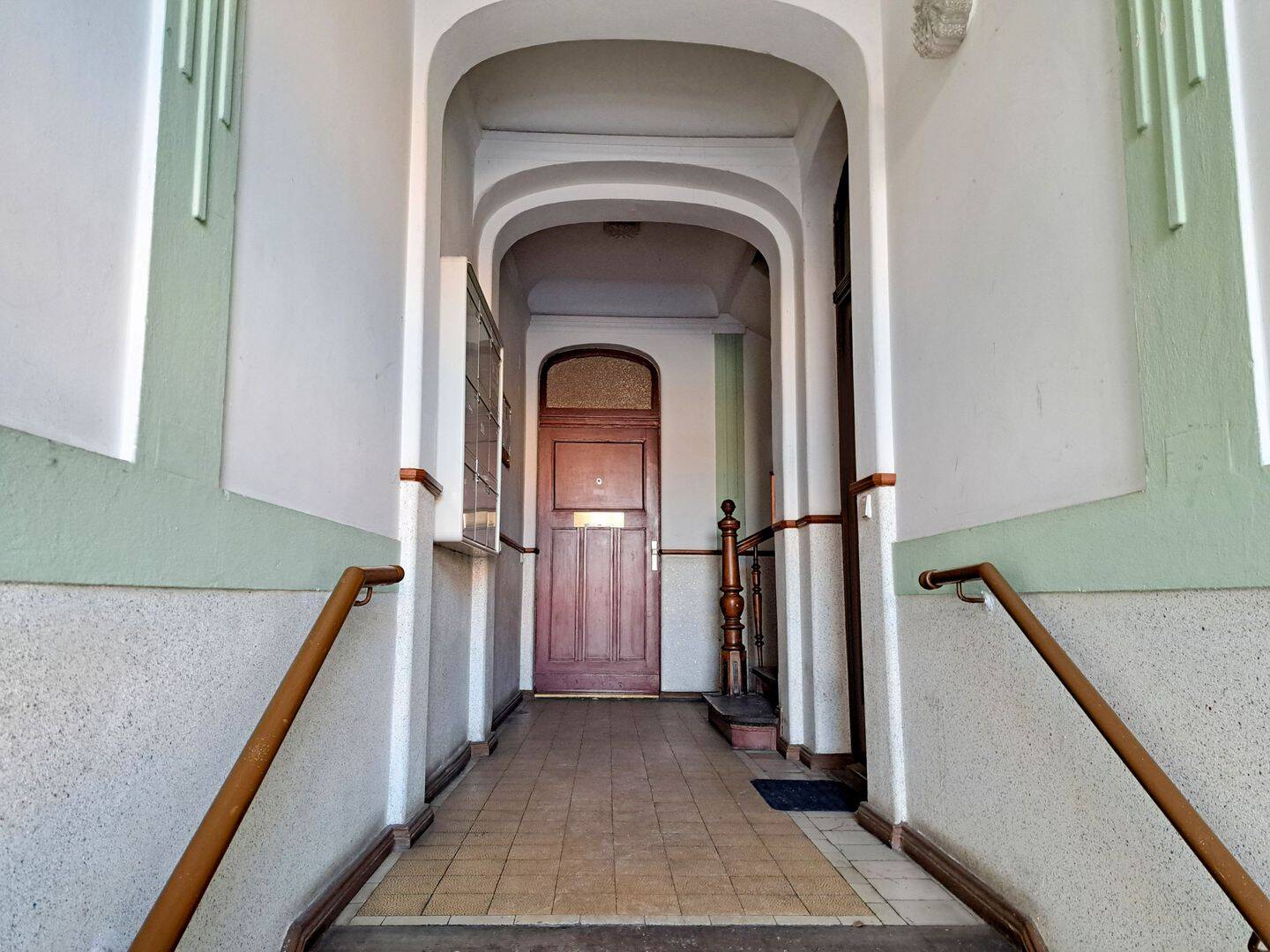 Große Räume, Vollbad, Balkon, neue Tür - Hohe Erhaltungsrücklage! – Magdeburg – Vorschaubild 4