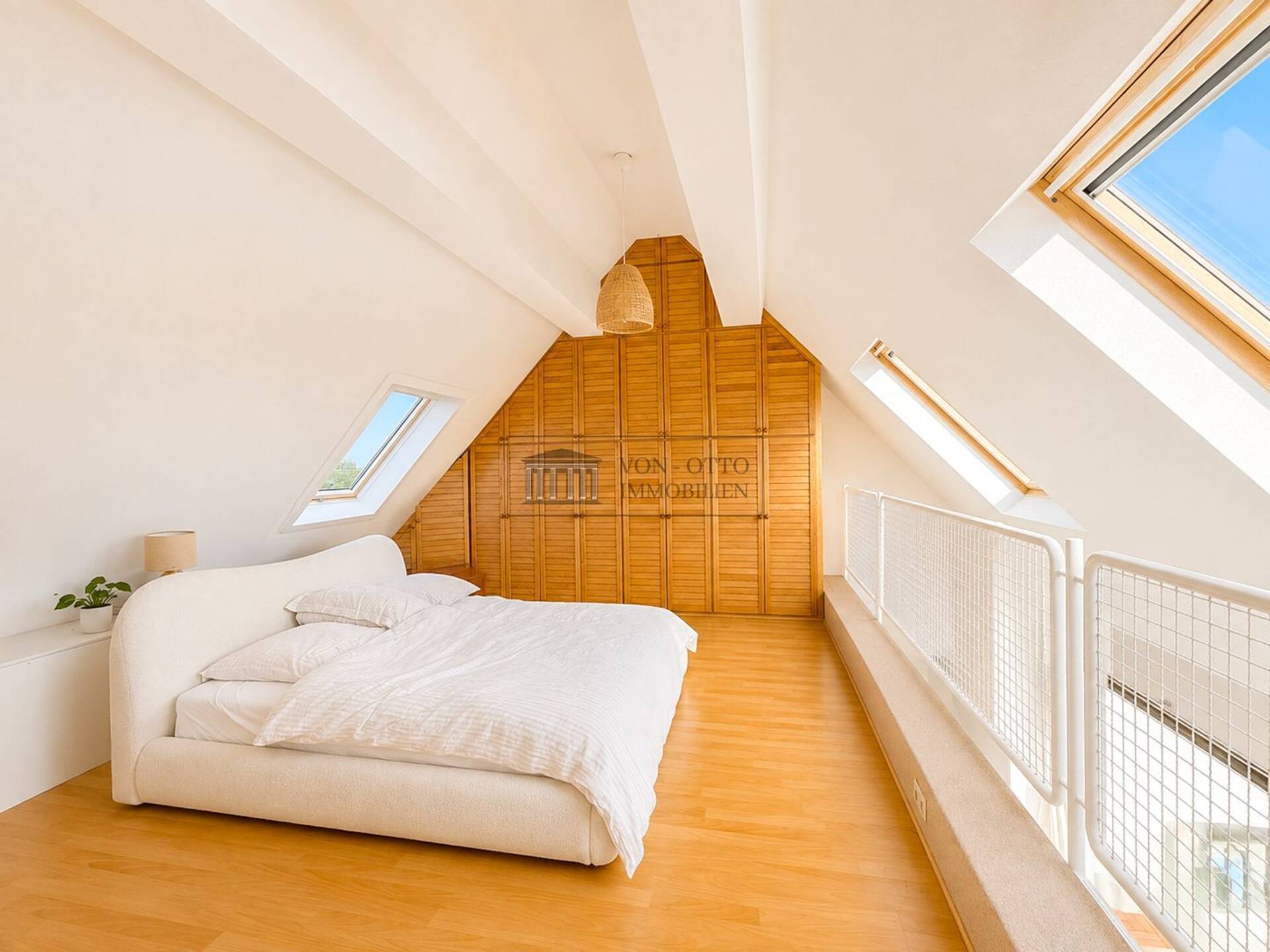 Mehrfamilienhaus in 50937 Köln mit 260,8 m² kaufen
