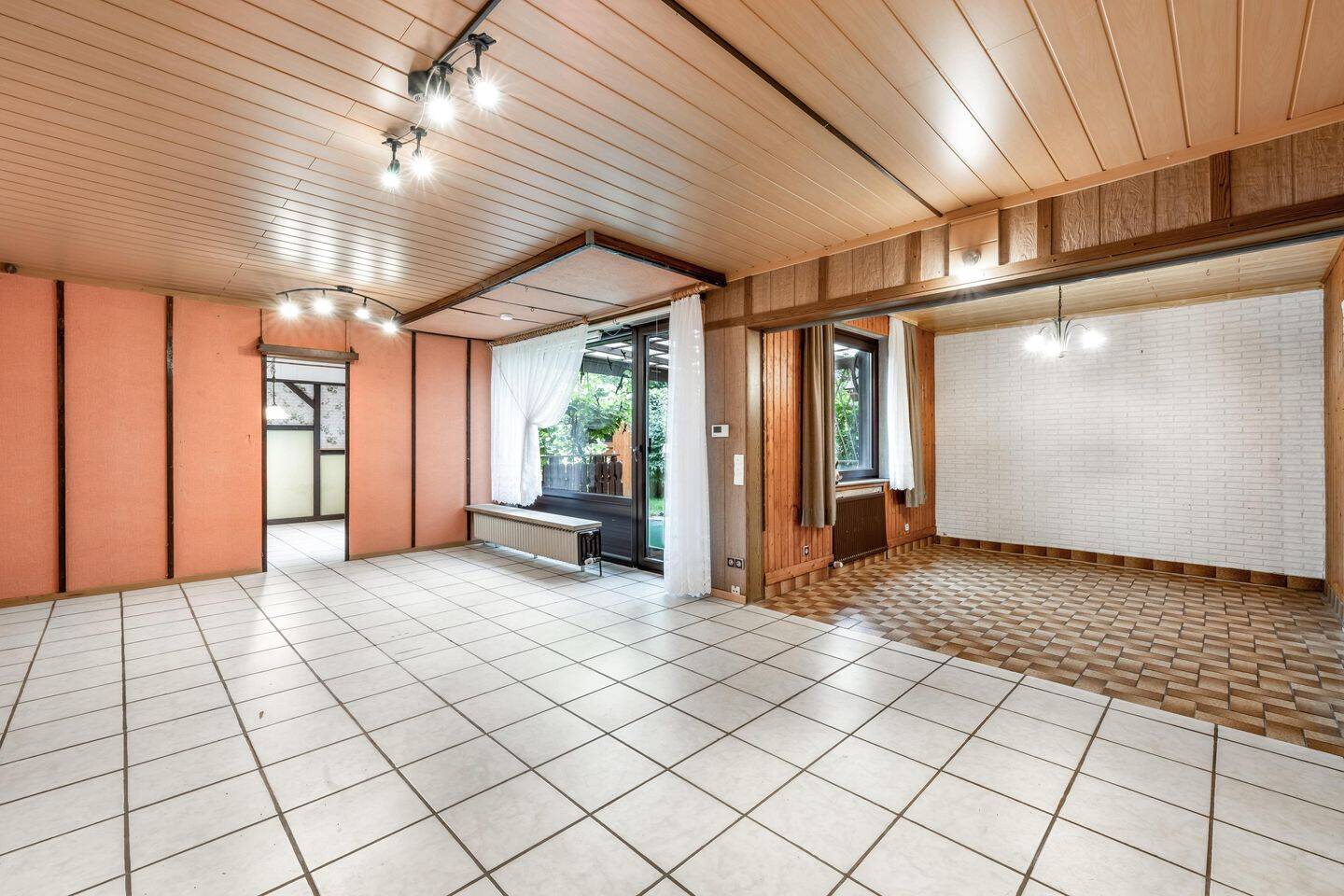 Bremen-Kattenesch: Sanierungsbedürftiges Reihen-Bungalow mit Garage in ruhiger Wohnlage – Bremen – Vorschaubild 6
