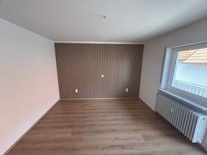 Renovierte 3,5 Zimmer Wohnung mit Balkon in 97702 Bad Neustadt - OT Lebenhan – 97616 Bad Neustadt an der Saale – Vorschaubild 3