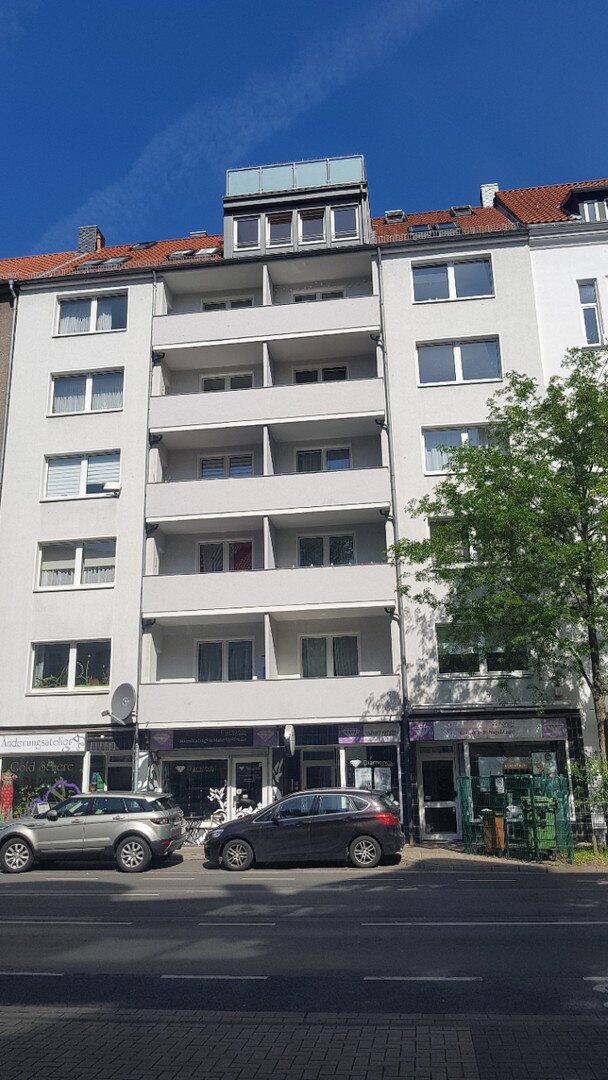Rarität am Lister Platz: Sanierte Substanz, Eilenriedeblick & 130 m² Penthouse-Maisonette
