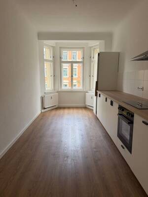 Renovierte 2-Zimmer-Wohnung mit Einbauküche in Connewitz