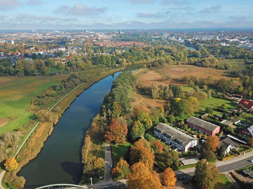 Lübeck : Wohnen am Elbe-Lübeck Kanal - modern ausgestattetes Reihenhaus mit TG-Stellplatz und Gartenhaus - Einziehen & Wohlfühlen – Lübeck – Vorschaubild 2