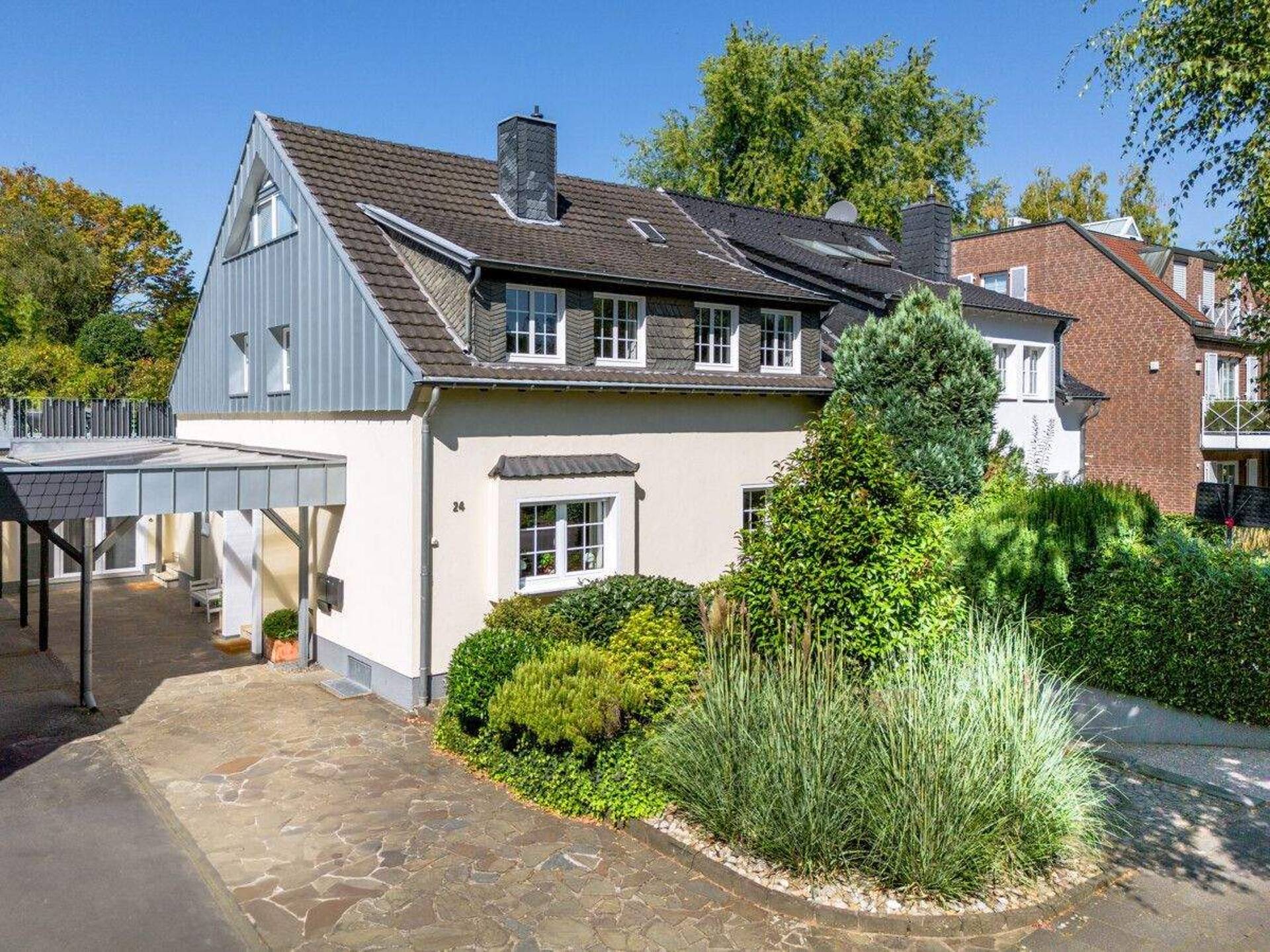 Mehrfamilienhaus in 50858 Köln / Junkersdorf mit 249 m² kaufen