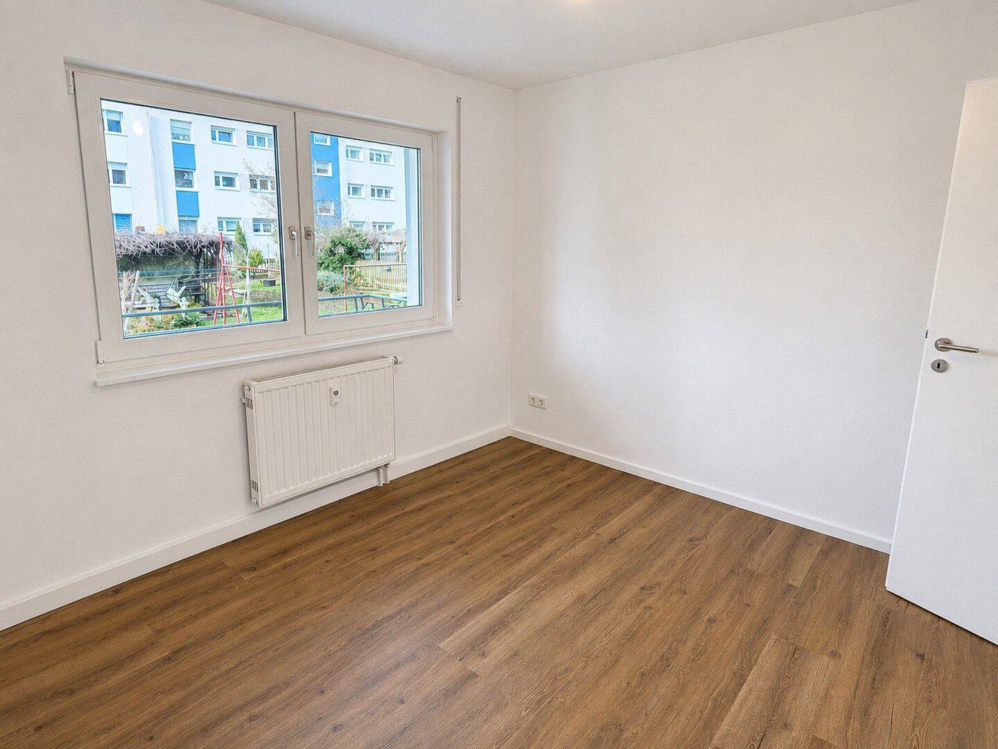 Sanierte 3-Zi.-Wohnung mit Südbalkon, EBK und Garage – Radolfzell am Bodensee – Vorschaubild 3