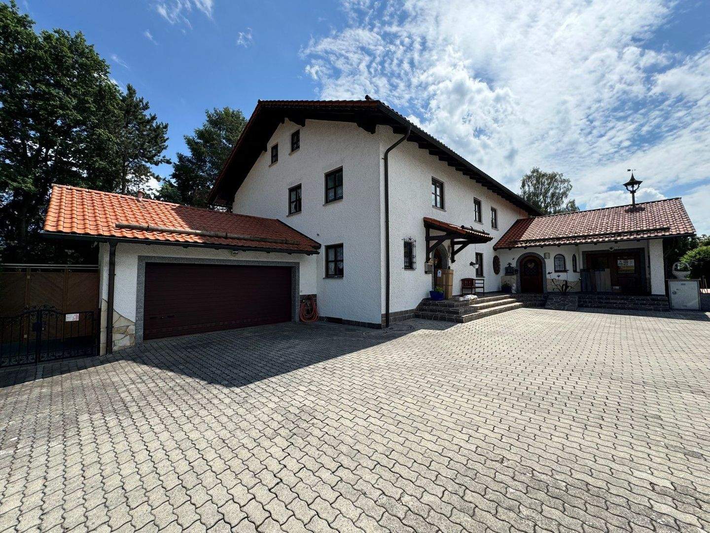 Exklusives Landhaus mit Einliegerwohnung, Gewerbefläche und weitläufigem Grundstück – Egglkofen – Vorschaubild 9